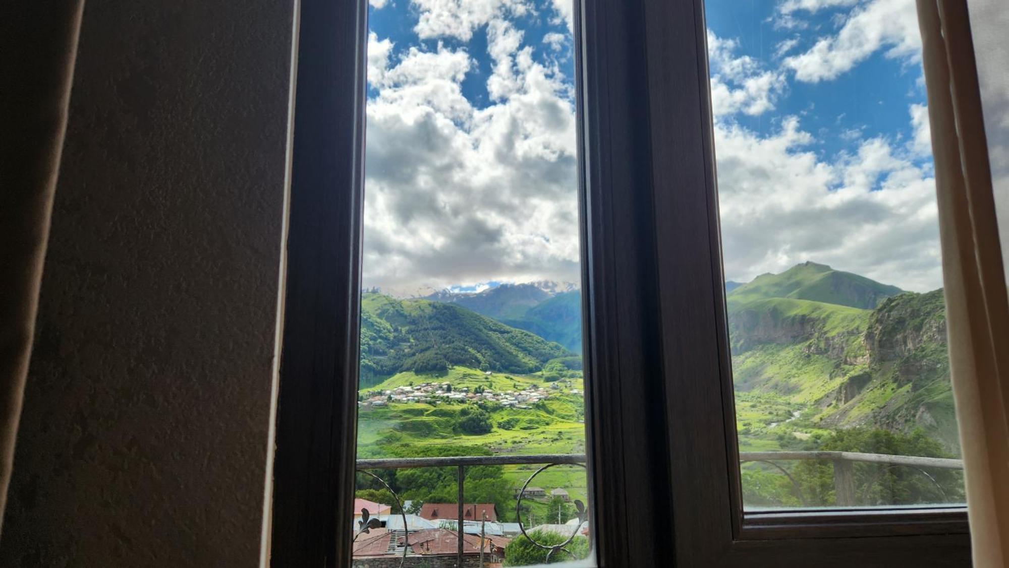 Hotel Toliketi Kazbegi Luaran gambar