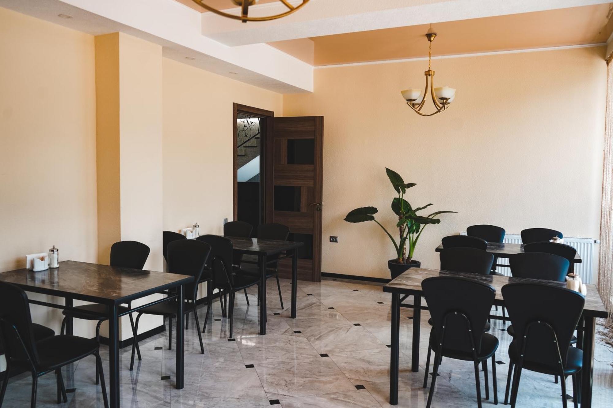Hotel Toliketi Kazbegi Luaran gambar