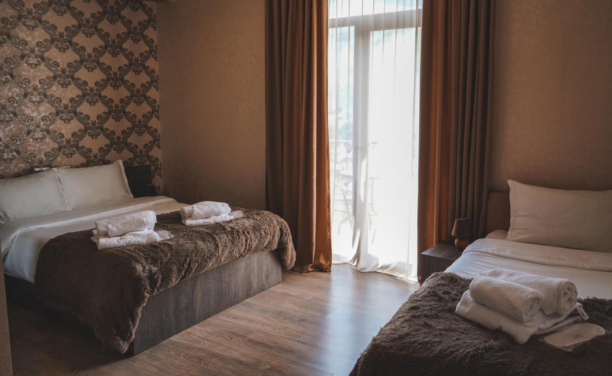 Hotel Toliketi Kazbegi Luaran gambar