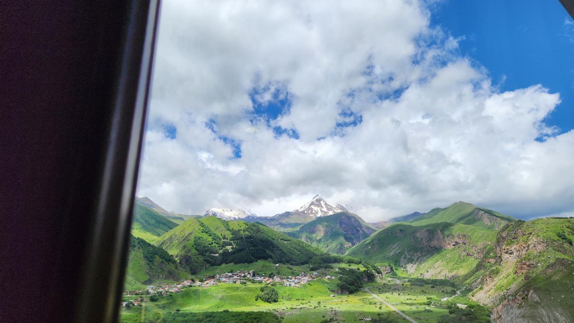 Hotel Toliketi Kazbegi Bilik gambar